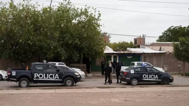 Violenta entradera a una vivienda de adultos mayores: les pegaron y desvalijaron su casa